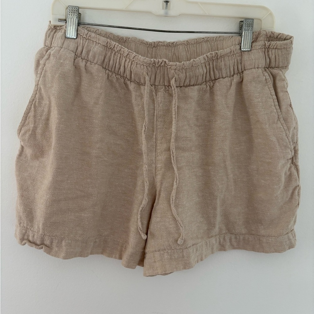 Gap linen blend 4” pull on short in khaki sand size large